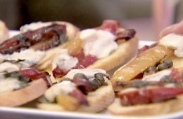 Vegetarian: Bruschetta with Peppers and Gorgonzola