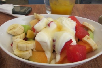 Fresh fruit with Yogurt and Honey