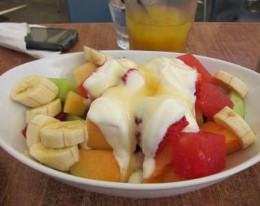 Fresh fruit with Yogurt and Honey