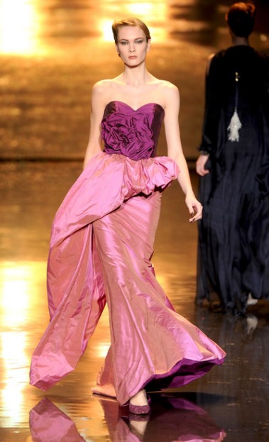 Badgley Mischka Fall 2011 Runway design, a pink dress with a sweetheart ...