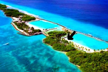 Ariel View of Renaissance Resort and Casino's Private Island